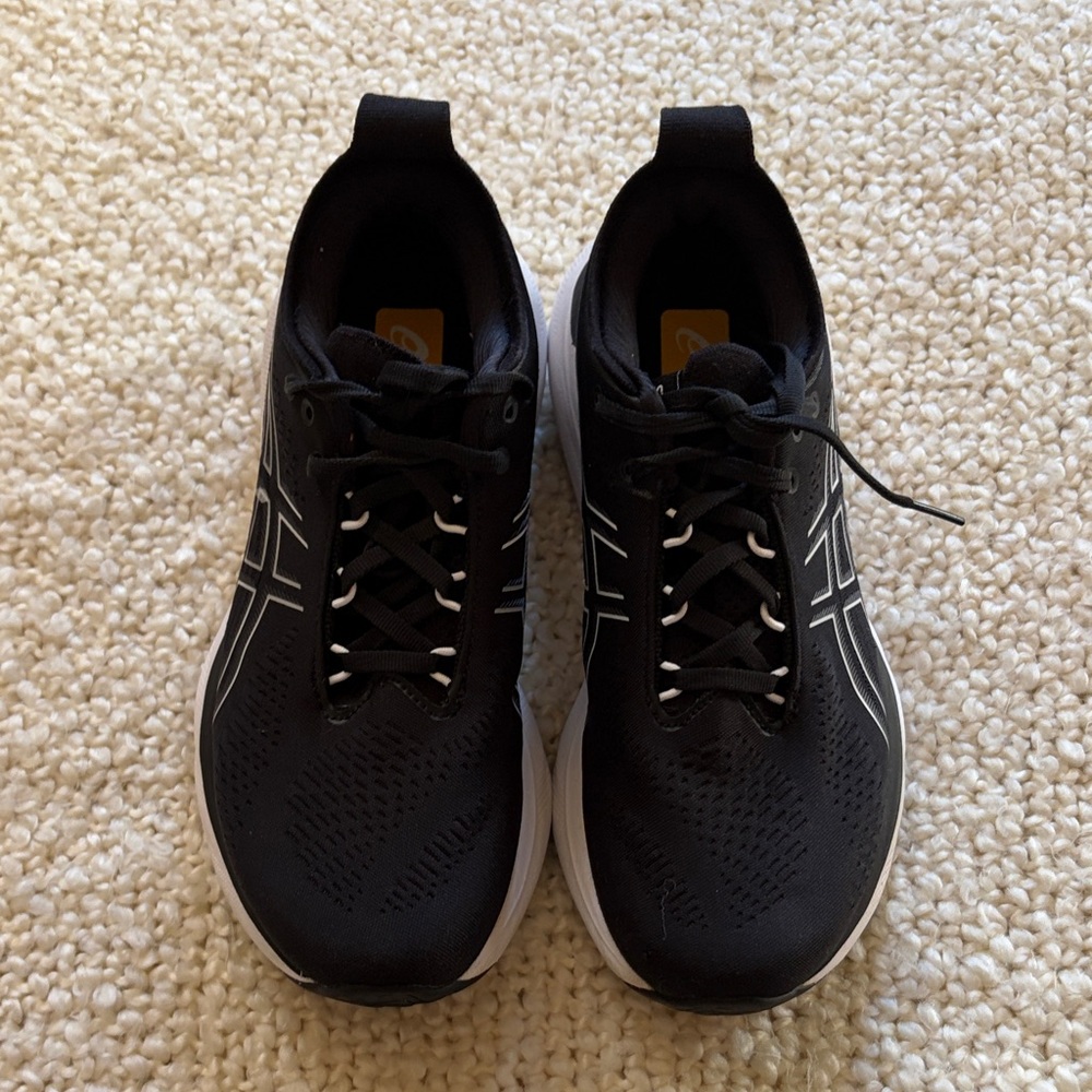 ASICS Black and white Gel Nimbus 25 gently worn